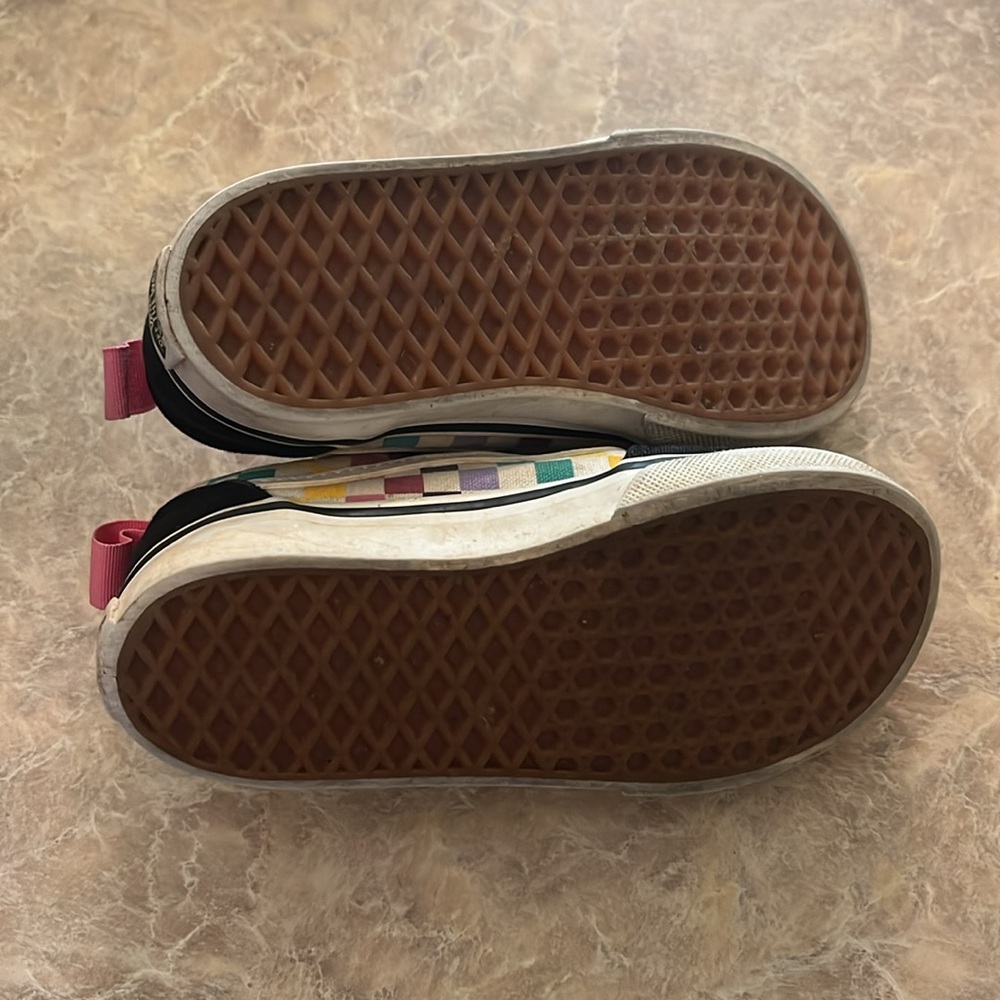 Vans - Picture 4 of 5